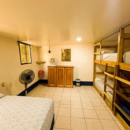 Hostal El Rio Leon Bagian luar foto