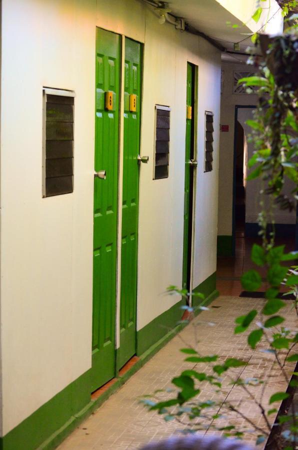 Hostal El Rio Leon Bagian luar foto