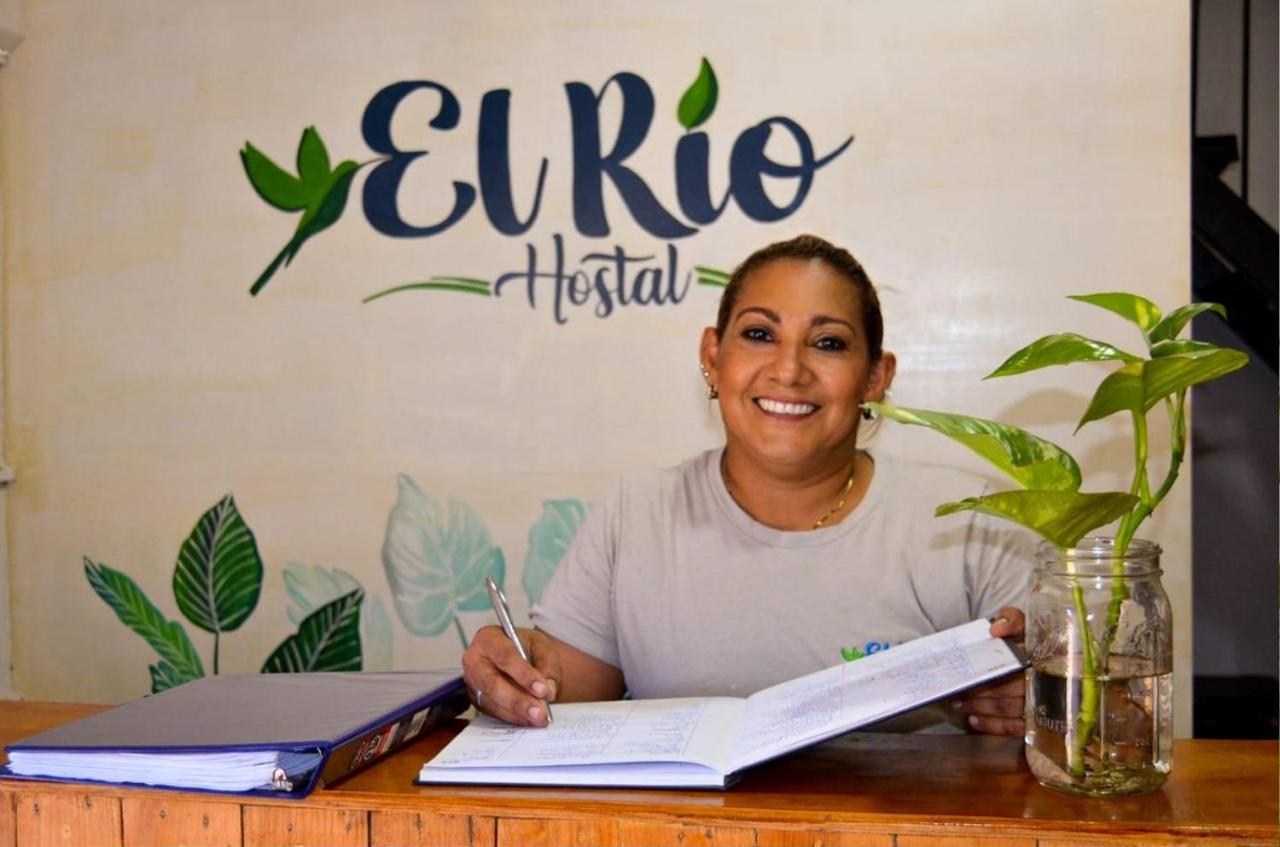 Hostal El Rio Leon Bagian luar foto