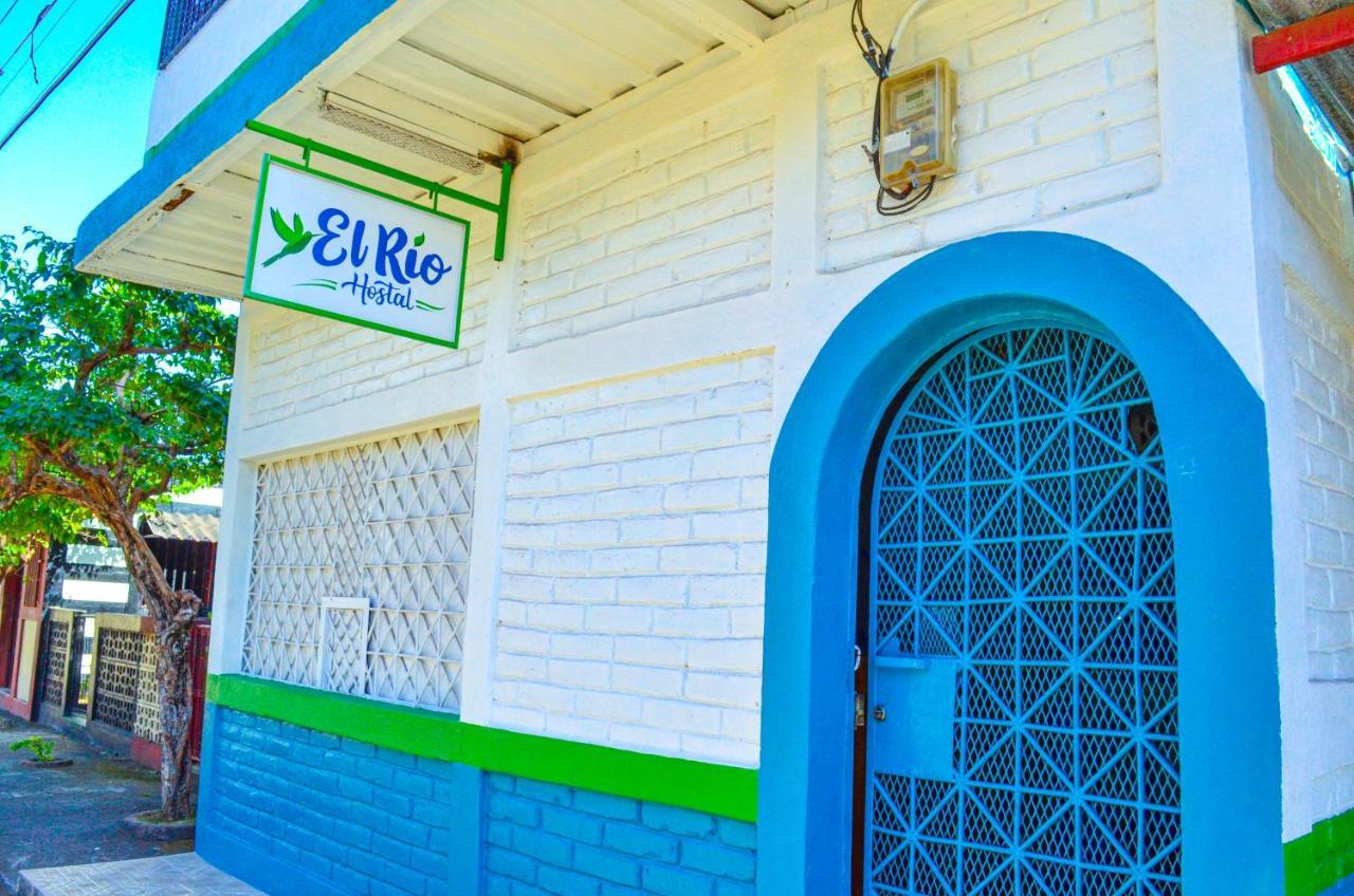 Hostal El Rio Leon Bagian luar foto