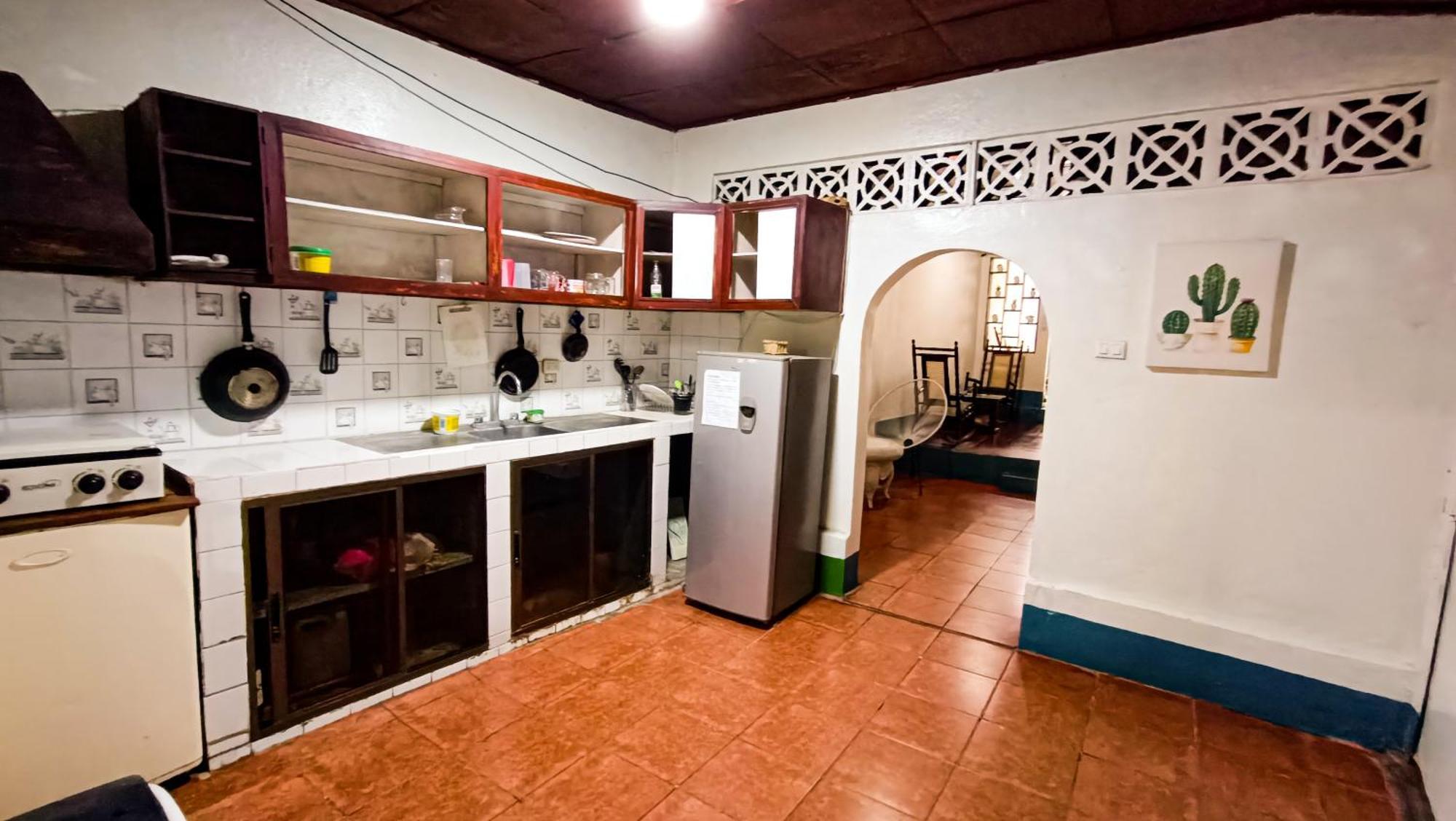 Hostal El Rio Leon Bagian luar foto
