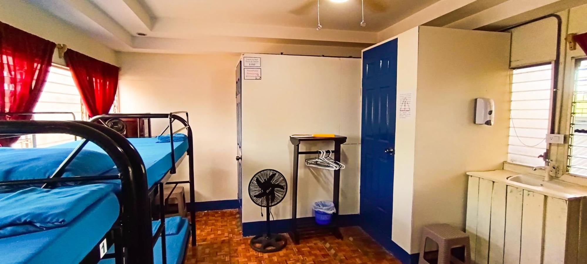 Hostal El Rio Leon Bagian luar foto