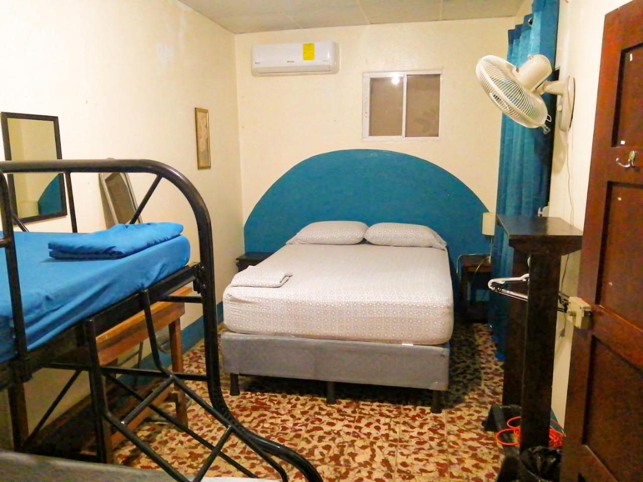 Hostal El Rio Leon Bagian luar foto