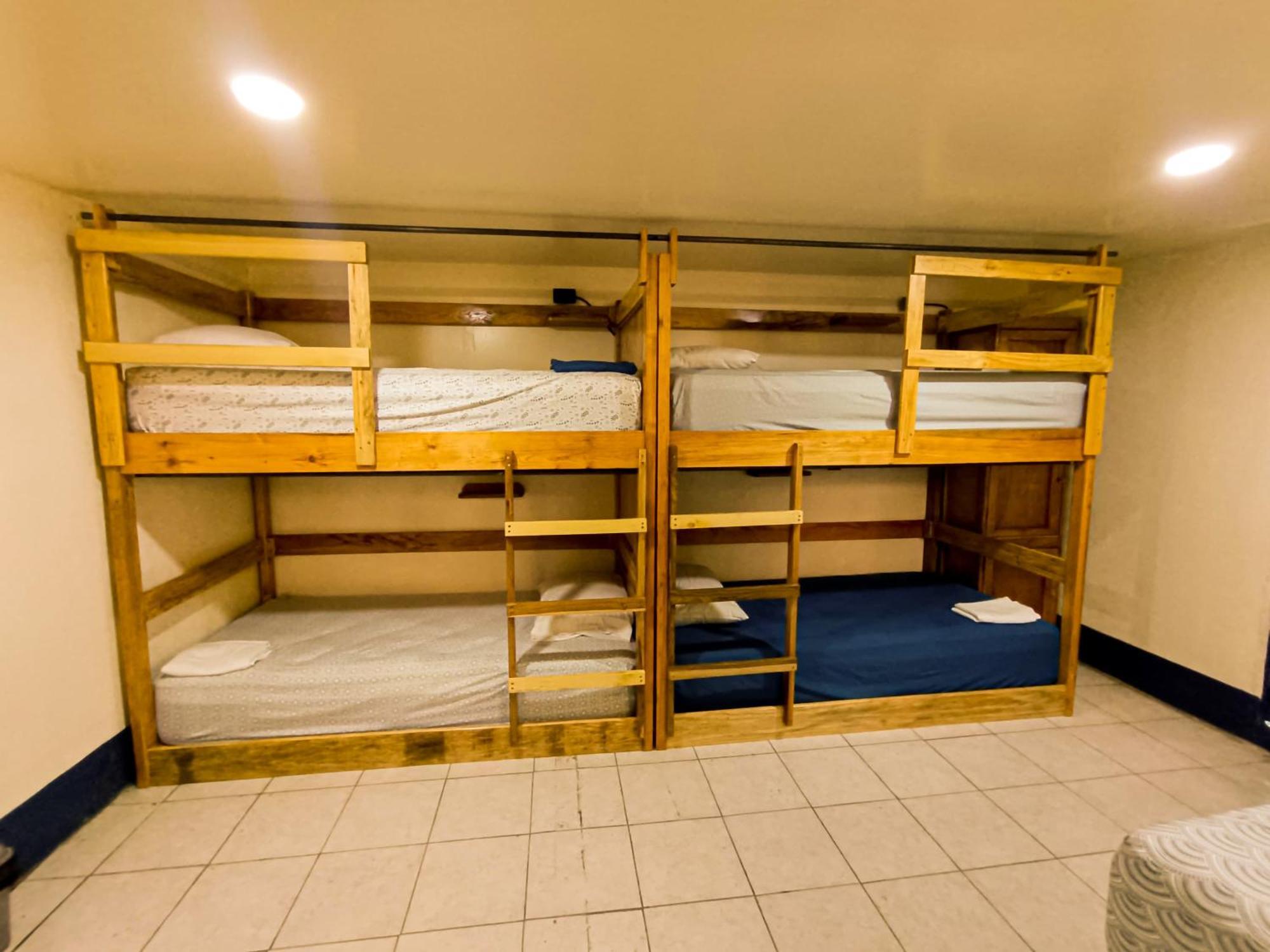 Hostal El Rio Leon Bagian luar foto